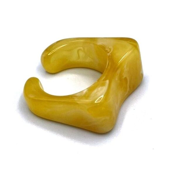 Caramel Cream and White Swirl Acrylic Geometric Open Chunky Ring Size 7 - Picture 6 of 9